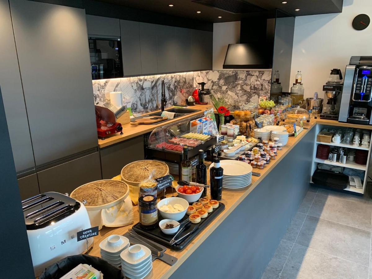 Visioni Lake View Boutique Rooms & Breakfast - Adults Friendly Riva del Garda Exterior photo